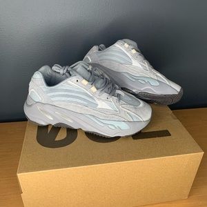 Yeezy Boost 700 V2 ‘Hospital Blue’